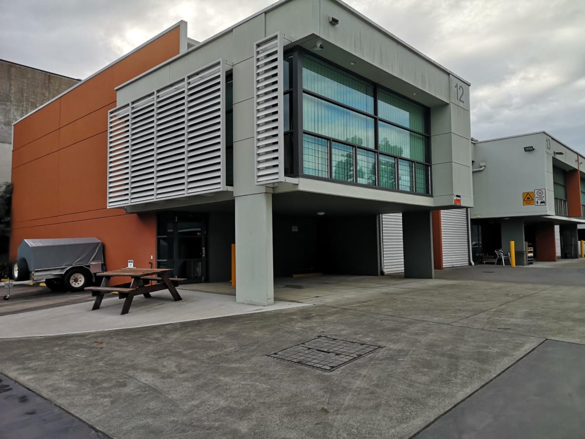 Strata window cleaning Sydney — industrial and residential complex